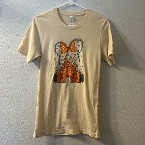 Minnie Mouse/castle Disney shirt size small